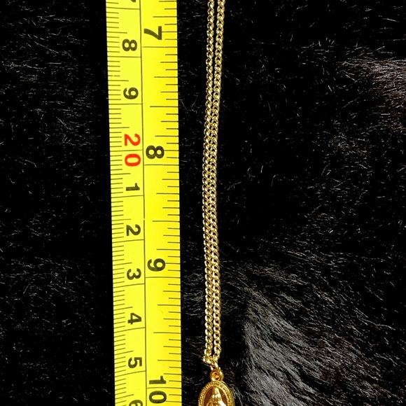 SOLD OUT 14K Virgin Mary pendant - Picture 6 of 8